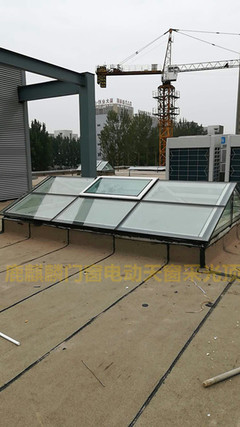 洛阳电动天窗与屋顶智能玻璃采光顶安装实景 建筑智能化系统设计解析